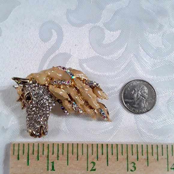 Gorgeous Rhinestone Horse Head Brooch Pin - Picture 3 of 3